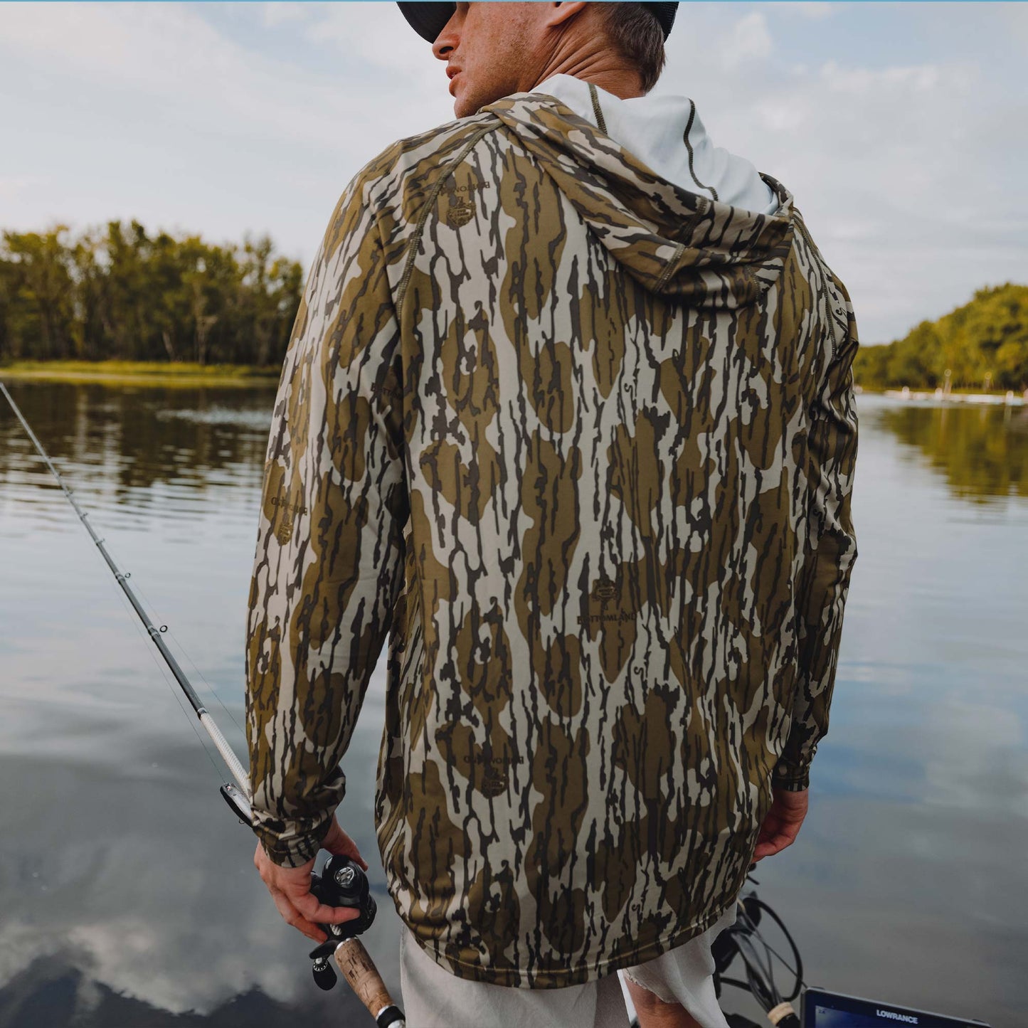 Mens Mossy Oak® Camo Performance Hood - AFTCO