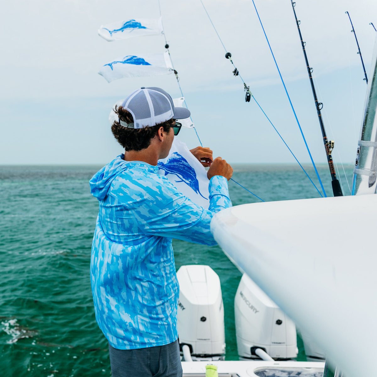 Mens Adapt Phase Change Hooded Fishing Shirt - AFTCO