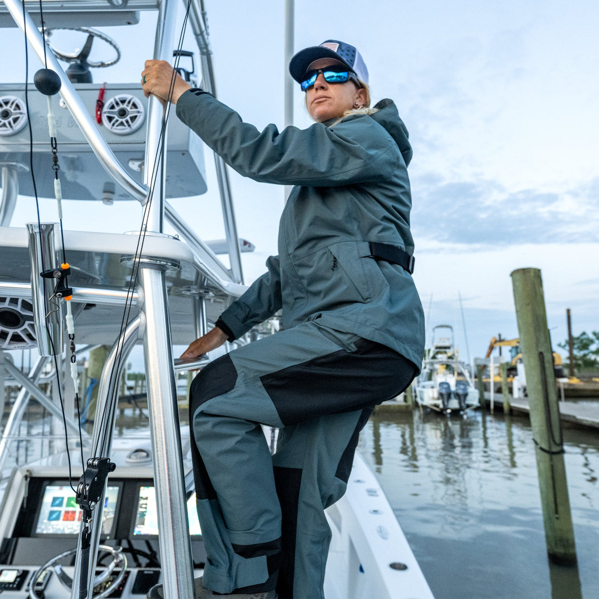 Womens Women's Barricade Jacket - AFTCO