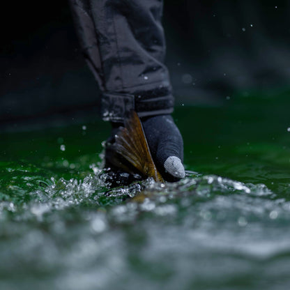 Tackle & Gear Breakwater Waterproof Fishing Gloves| AFTCO - AFTCO
