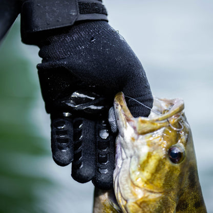 Tackle & Gear Breakwater Waterproof Fishing Gloves| AFTCO - AFTCO
