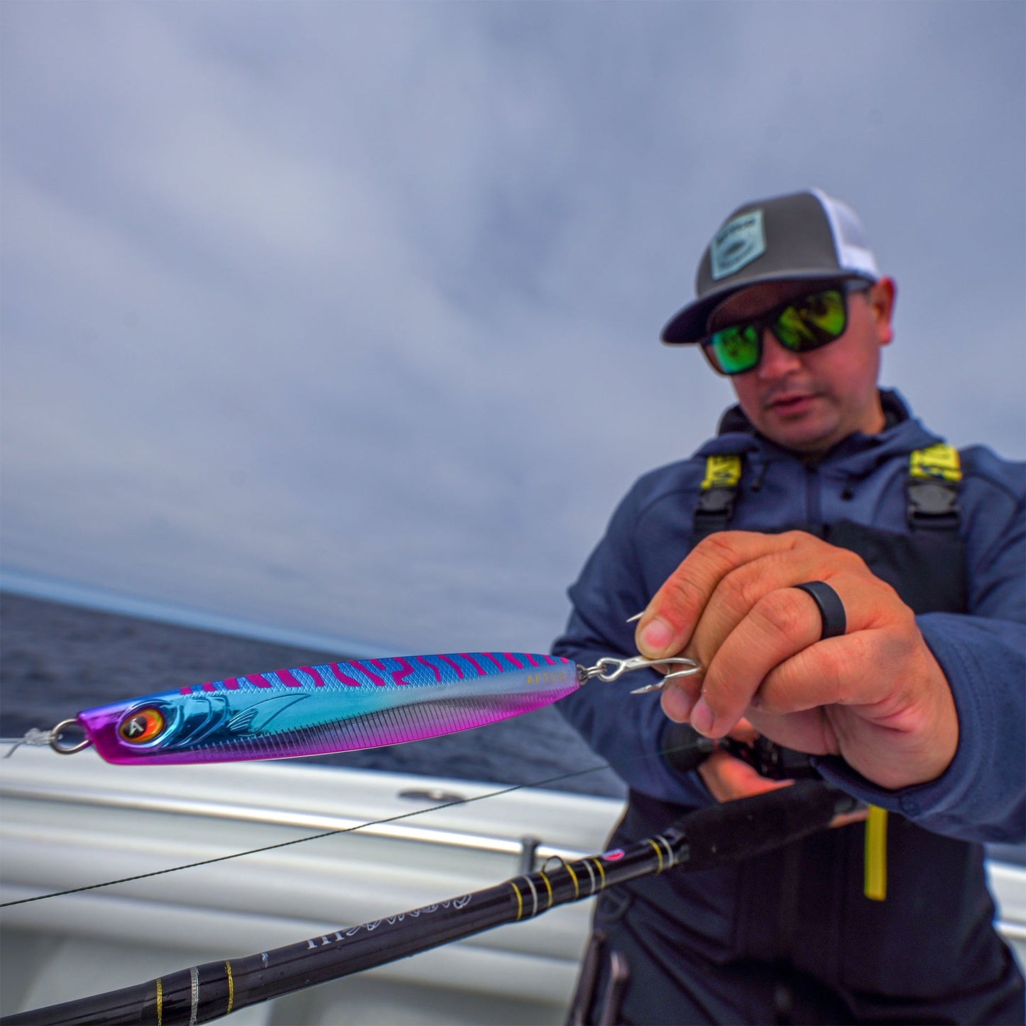 Tackle & Gear Blue Fever Hybrid - AFTCO