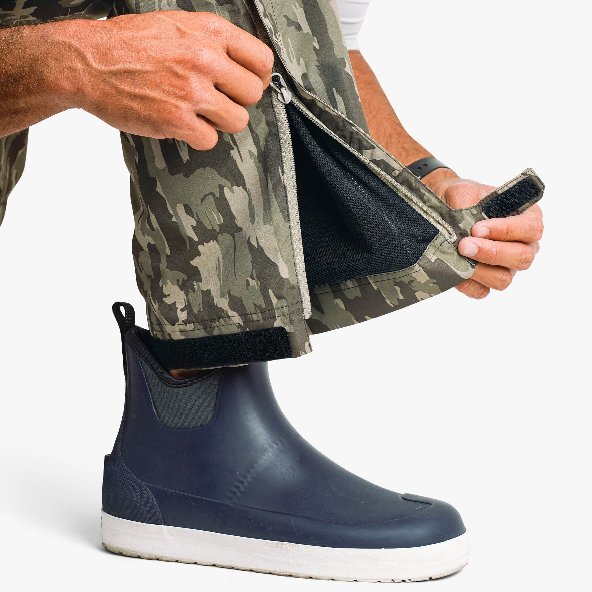 Mens Crossing Printed Camo Fishing Pants - AFTCO
