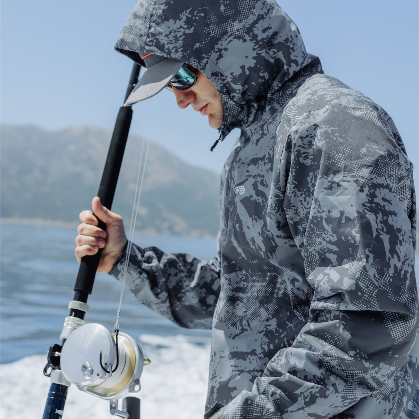 Mens Crossing Printed Camo Fishing Jacket - AFTCO