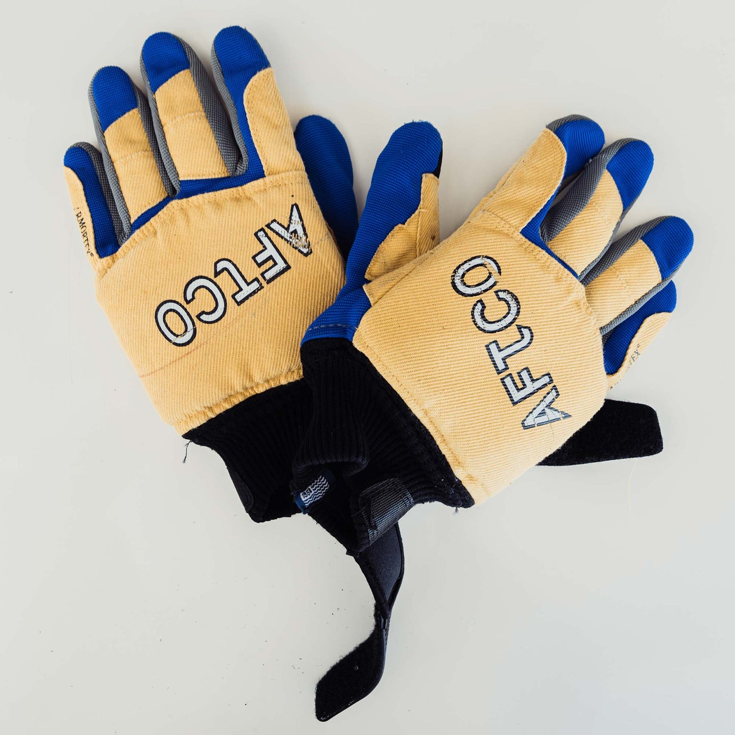 Tackle & Gear|Mens Wire Max Salt Water Fishing Glove - AFTCO