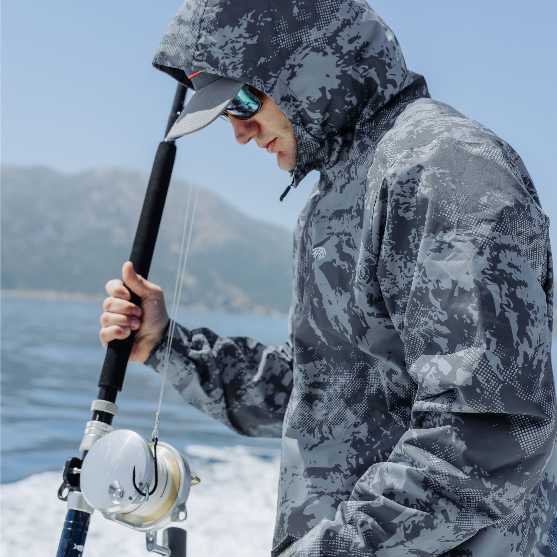 Mens Crossing Printed Camo Fishing Jacket - AFTCO